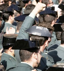 Bruselas denuncia a España por las condiciones laborales de la Guardia Civil Guardias