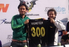 Werevertumorro, de bloguero a futbolista profesional - 300x200