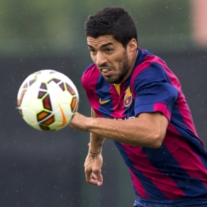 Luis Suárez se hace un doblete - 250X