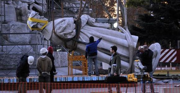 argentina-para-sacar-el-monumento-a-colon-el-gobierno-ya-gasto-casi-medio-millon-de-pesos