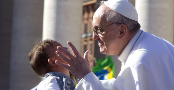 Desmienten que el papa realizara un exorcismo a un niño enfermo