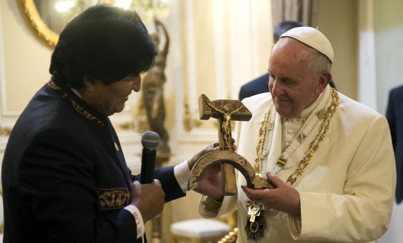evomorales-papa-cruzmartillo-efe.jpg