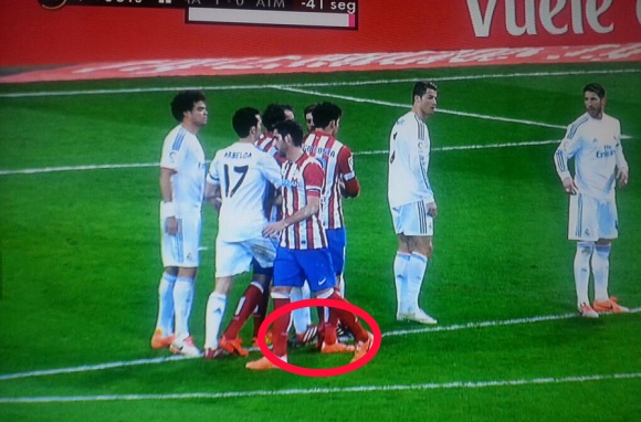 arbeloa-diegocosta-derbi.jpg