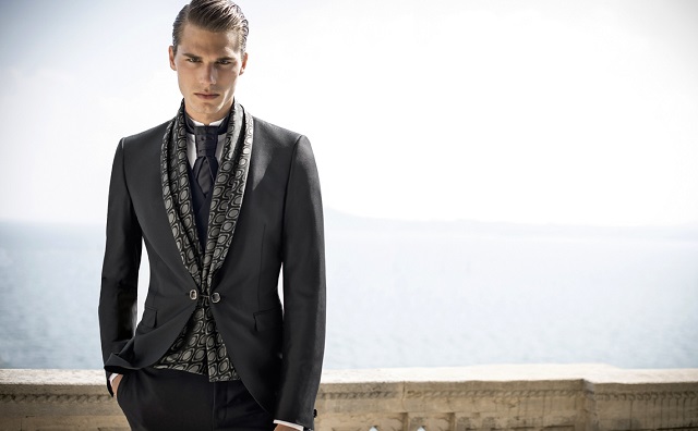 Acabamos con la marca italiana Pal Zileri, en la que encontrarás trajes extremadamente chics, y es que no se puede hablar de sastrería masculina sin hablar