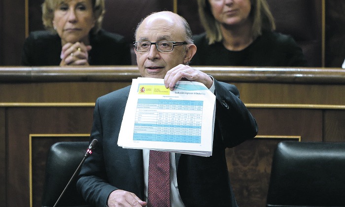 Montoro-papeles-700.jpg