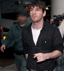 Messi-guardiacivil-aeropuerto-efe.jpg