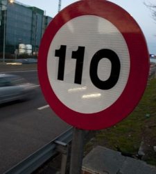 ¿Cómo le afectarán los nuevos límites de velocidad en las carreteras españolas? - 225x250