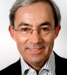 christofer-pissarides-nobel2010.jpg