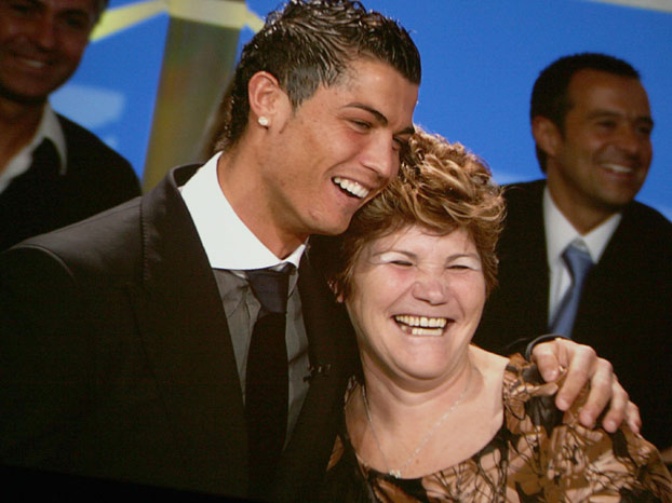 cristiano_ronaldo_madre.jpg